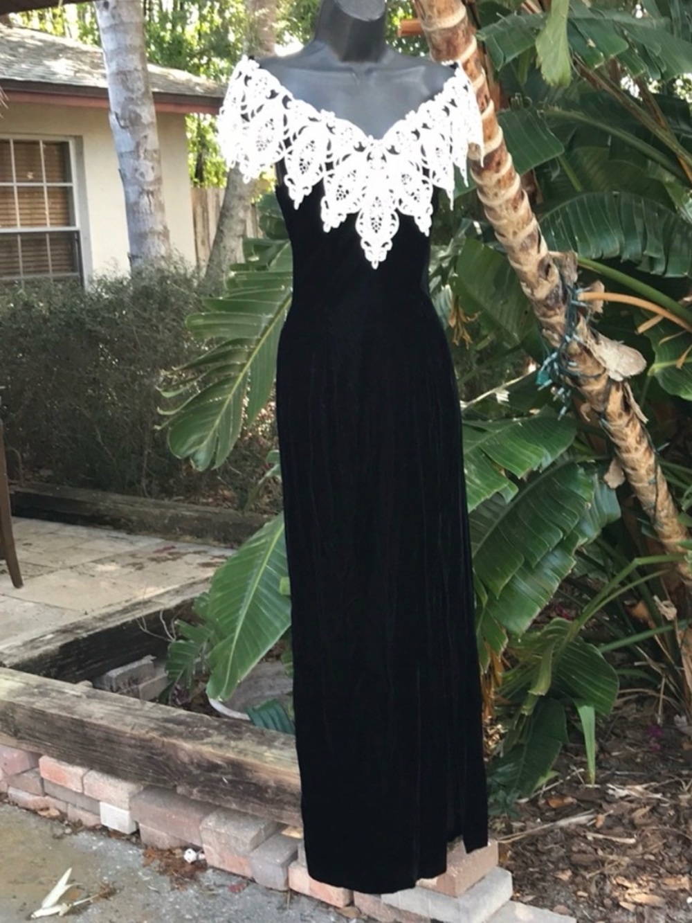 Vintage Jessica McClintock off shoulder velvet gown